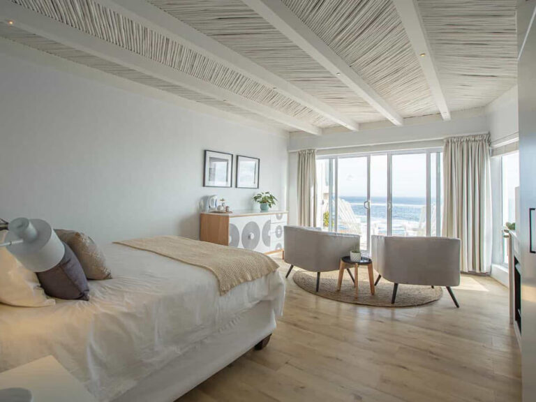 Deluxe-Room-Guest-House-Villa-Marine-Two