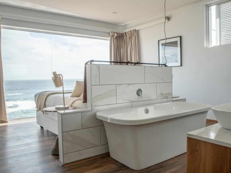 Residence-Main-Bathroom-Area-Guest-House-Villa-Marine-Two